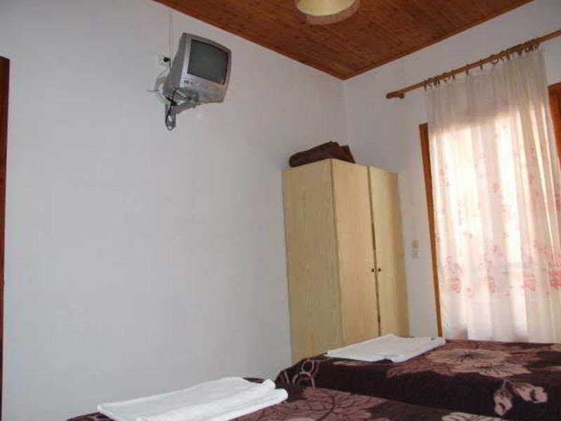 Spingos Hotel Roda  Luaran gambar