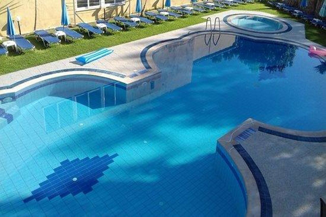 Spingos Hotel Roda  Luaran gambar